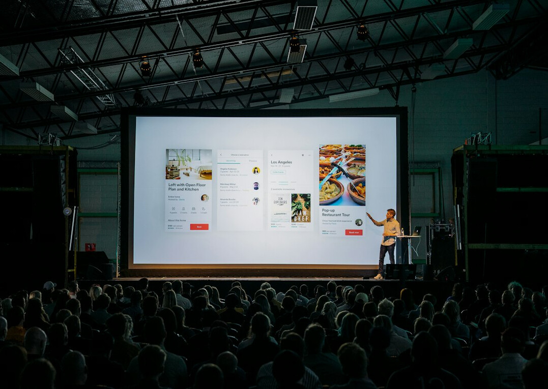 speaker presenting ideas